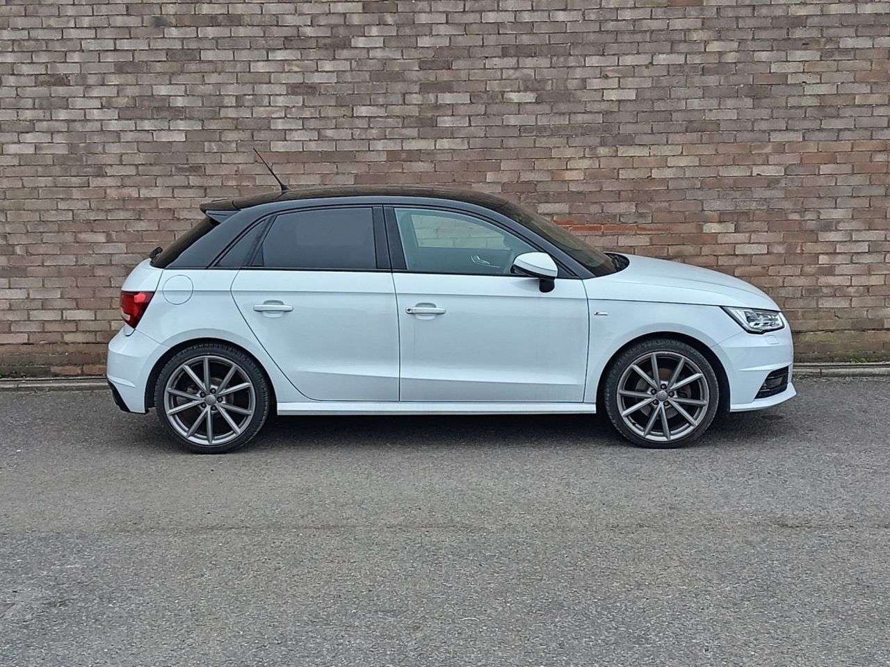 A 2016 AUDI A1 1.4 TFSI CoD Black Edition Sportback 5dr Petrol Manual Euro 6 (s/s) (150 ps A 2016 AUDI A1 1.4 TFSI CoD Black Edition Sportback 5dr Petrol Manual Euro 6 (s/s) (150 ps