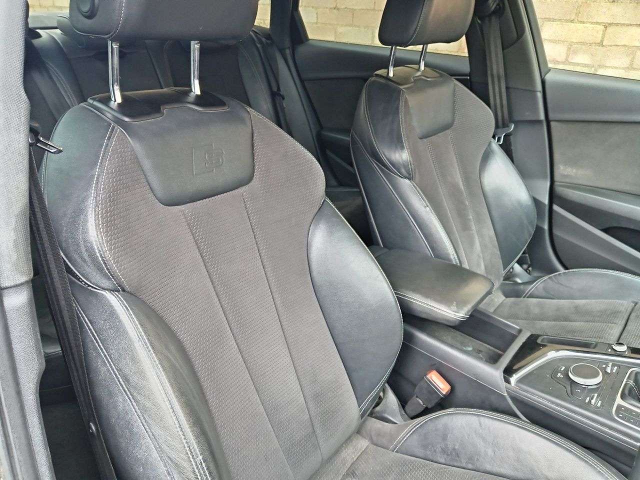 A 2018 AUDI A4 2.0 TDI Black Edition Saloon 4dr Diesel Manual Euro 6 (s/s) (150 ps) A 2018 AUDI A4 2.0 TDI Black Edition Saloon 4dr Diesel Manual Euro 6 (s/s) (150 ps)