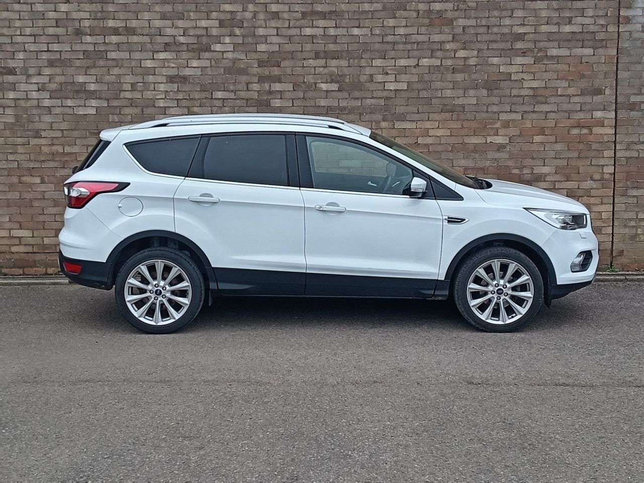 A 2019 FORD KUGA 1.5 TDCi EcoBlue Titanium X Edition SUV 5dr Diesel Manual Euro 6 (s/s) (120 A 2019 FORD KUGA 1.5 TDCi EcoBlue Titanium X Edition SUV 5dr Diesel Manual Euro 6 (s/s) (120