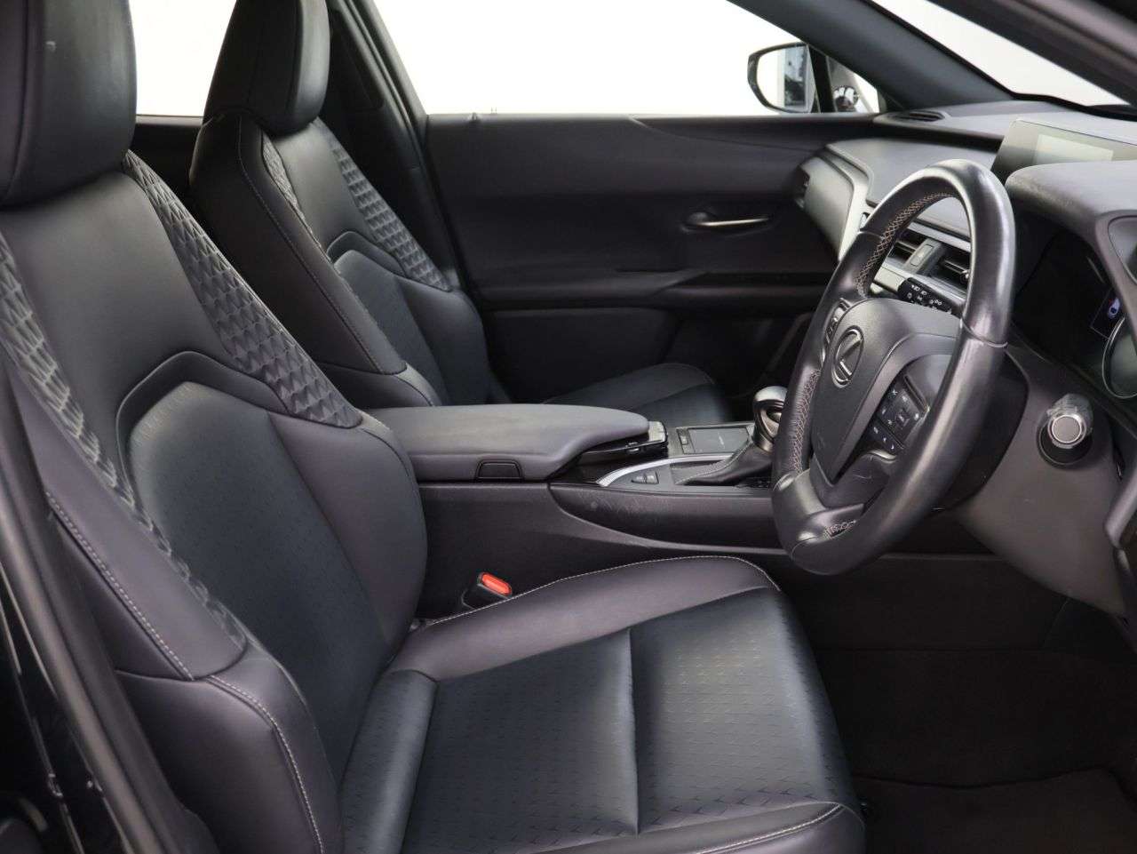 2022 LEXUS UX 2022 LEXUS UX