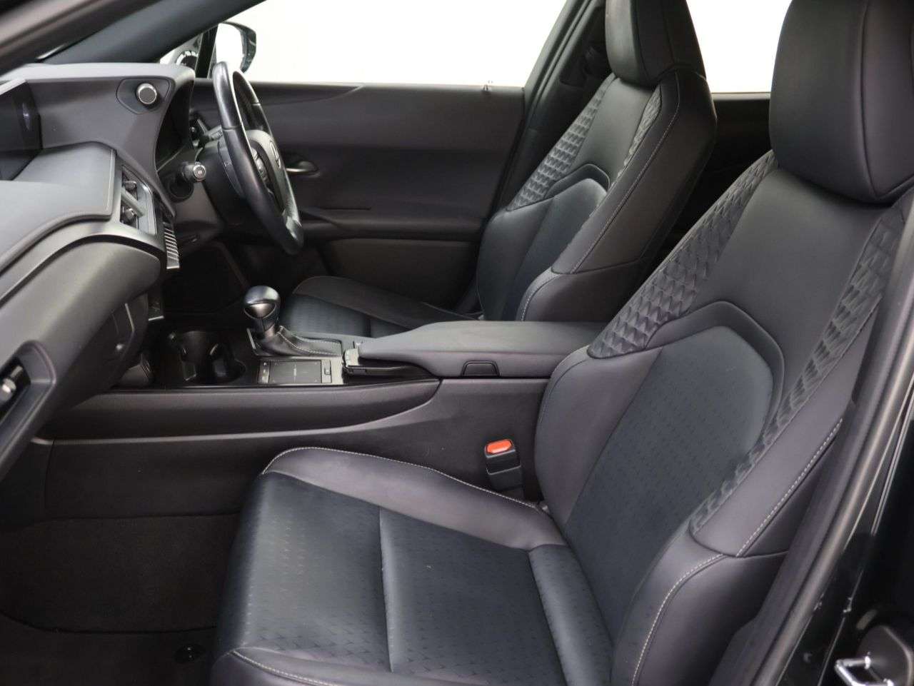 2022 LEXUS UX 2022 LEXUS UX