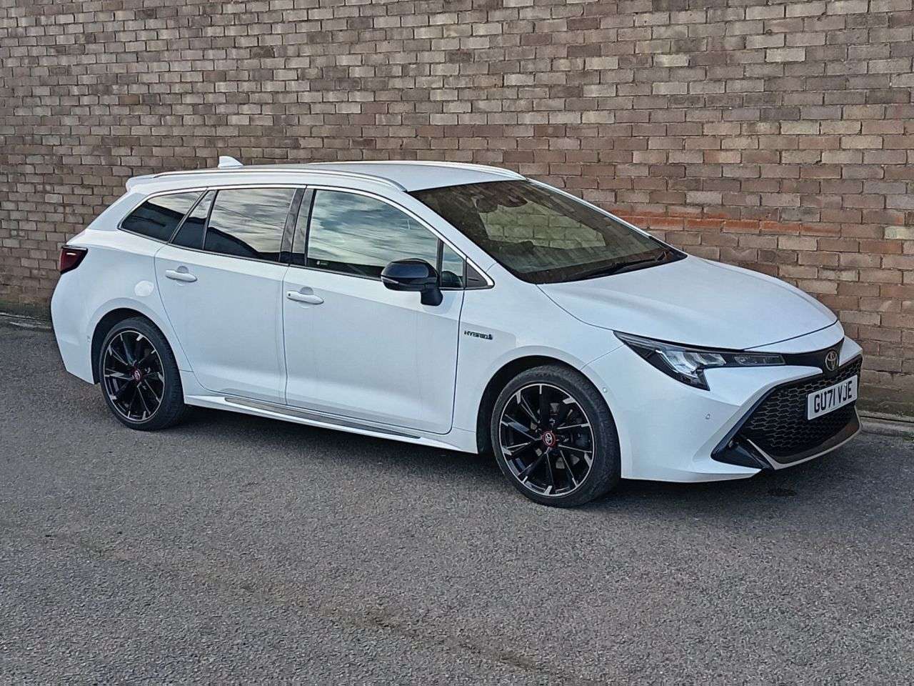 A 2021 TOYOTA COROLLA 2.0 VVT-h GPF GR SPORT Touring Sports 5dr Petrol Hybrid CVT Euro 6 (s/s) (1 A 2021 TOYOTA COROLLA 2.0 VVT-h GPF GR SPORT Touring Sports 5dr Petrol Hybrid CVT Euro 6 (s/s) (1