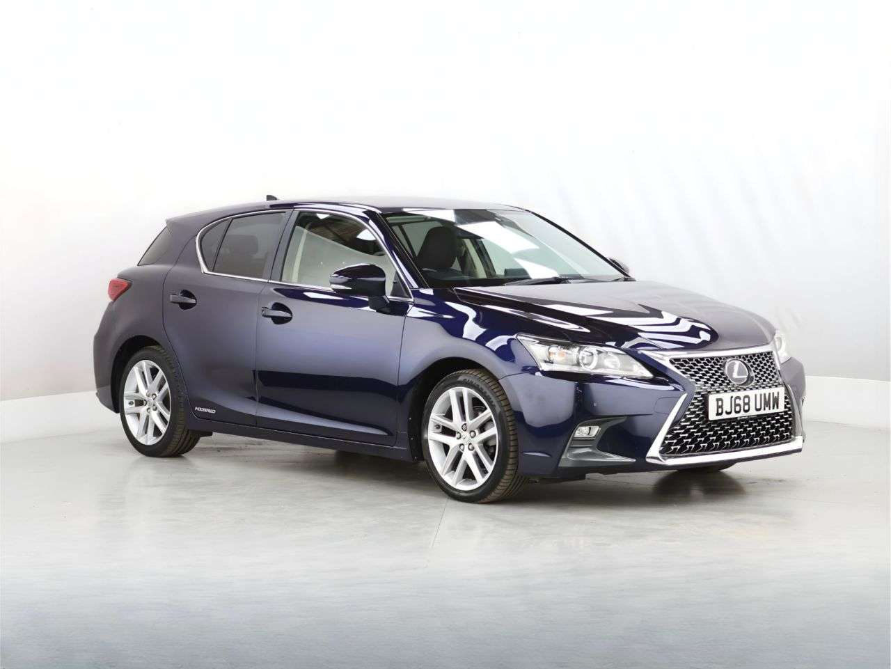 A 2018 LEXUS CT 1.8 200h Luxury Hatchback 5dr Petrol Hybrid E-CVT Euro 6 (s/s) (136 ps) A 2018 LEXUS CT 1.8 200h Luxury Hatchback 5dr Petrol Hybrid E-CVT Euro 6 (s/s) (136 ps)