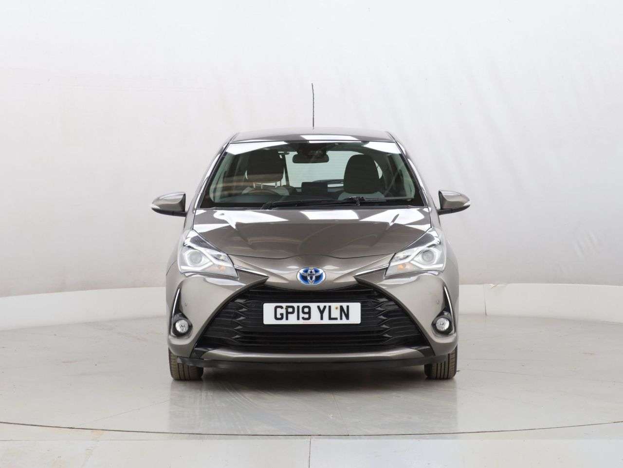 A 2019 TOYOTA YARIS 1.5 VVT-h Icon Tech Hatchback 5dr Petrol Hybrid E-CVT Euro 6 (s/s) (100 ps) A 2019 TOYOTA YARIS 1.5 VVT-h Icon Tech Hatchback 5dr Petrol Hybrid E-CVT Euro 6 (s/s) (100 ps)