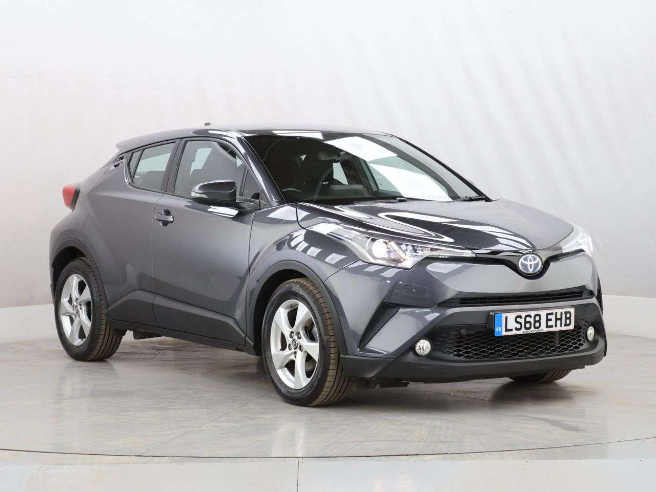 A 2018 TOYOTA C-HR 1.8 VVT-h Icon SUV 5dr Petrol Hybrid CVT Euro 6 (s/s) (122 ps) A 2018 TOYOTA C-HR 1.8 VVT-h Icon SUV 5dr Petrol Hybrid CVT Euro 6 (s/s) (122 ps)