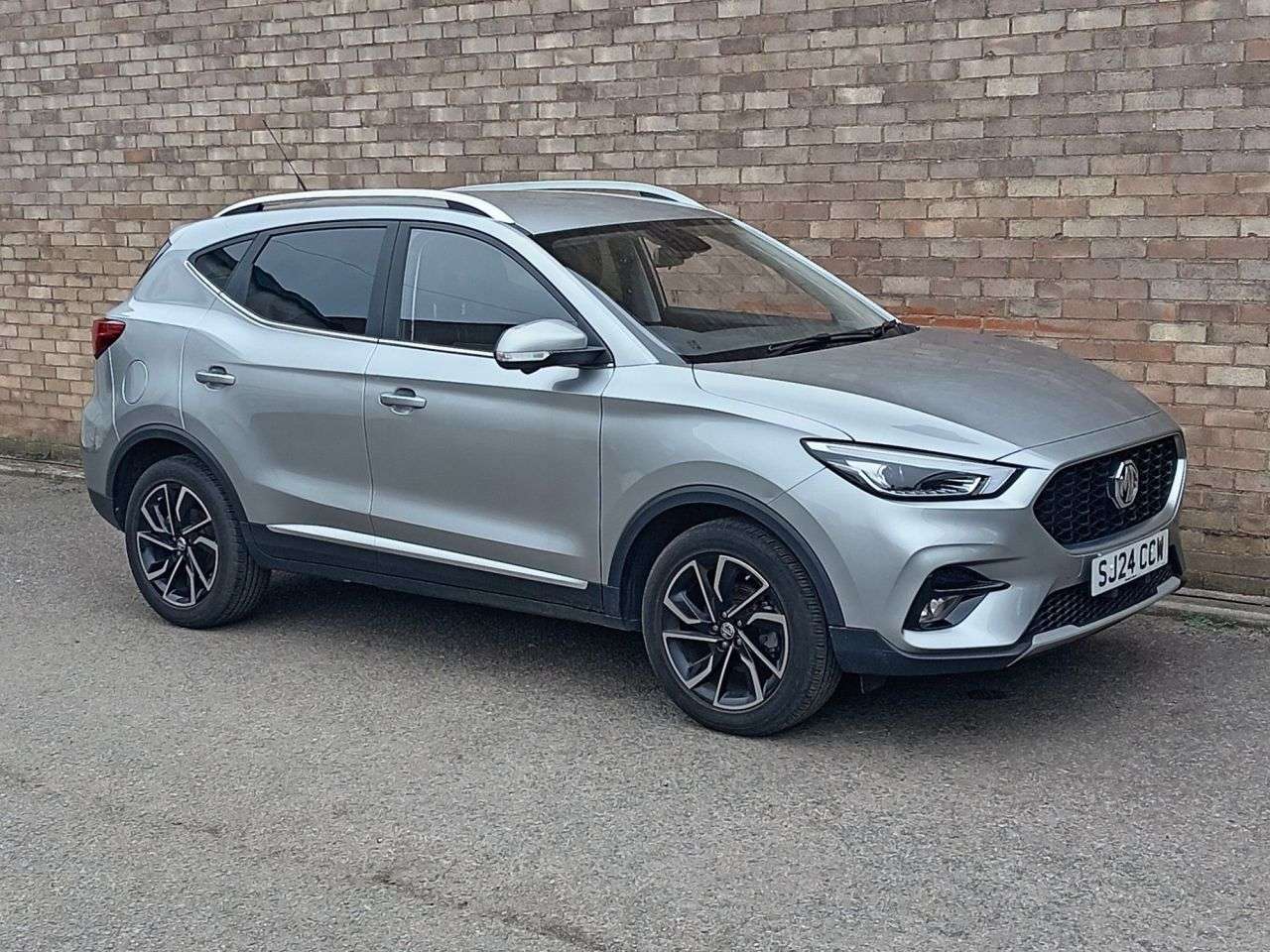 A 2024 MG MG ZS 1.5 VTi-TECH Exclusive SUV 5dr Petrol Manual Euro 6 (s/s) (106 ps) A 2024 MG MG ZS 1.5 VTi-TECH Exclusive SUV 5dr Petrol Manual Euro 6 (s/s) (106 ps)