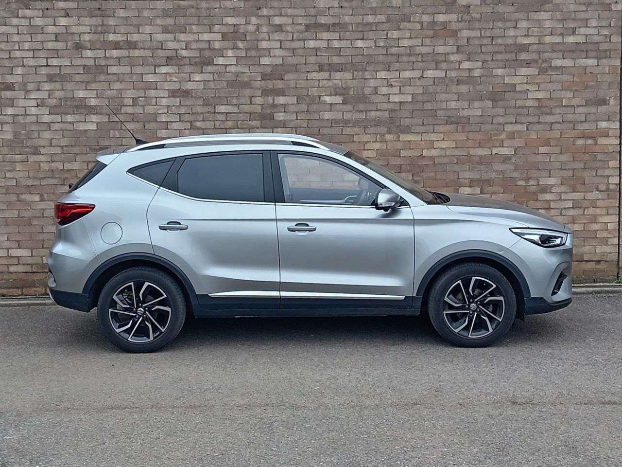 A 2024 MG MG ZS 1.5 VTi-TECH Exclusive SUV 5dr Petrol Manual Euro 6 (s/s) (106 ps) A 2024 MG MG ZS 1.5 VTi-TECH Exclusive SUV 5dr Petrol Manual Euro 6 (s/s) (106 ps)