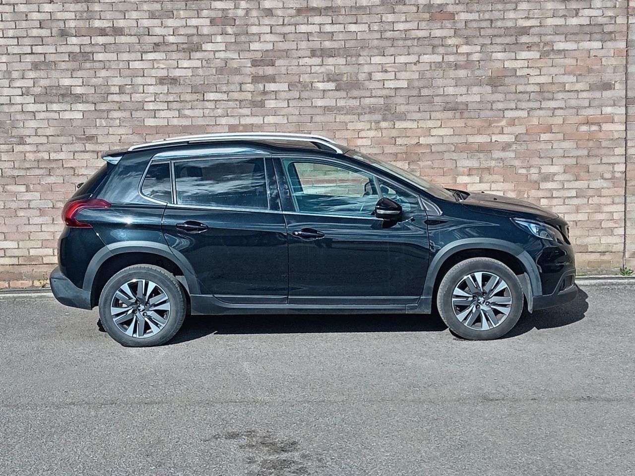 A 2019 PEUGEOT 2008 1.2 PureTech Allure SUV 5dr Petrol Manual Euro 6 (s/s) (82 ps) A 2019 PEUGEOT 2008 1.2 PureTech Allure SUV 5dr Petrol Manual Euro 6 (s/s) (82 ps)