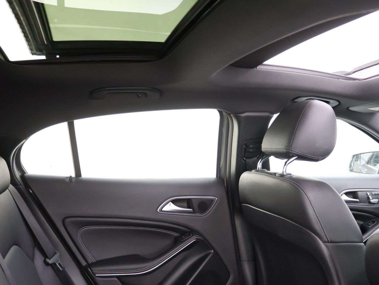 A 2019 MERCEDES-BENZ GLA CLASS 1.6 GLA200 Sport (Premium Plus) SUV 5dr Petrol 7G-DCT Euro 6 (s/s) (156 ps) A 2019 MERCEDES-BENZ GLA CLASS 1.6 GLA200 Sport (Premium Plus) SUV 5dr Petrol 7G-DCT Euro 6 (s/s) (156 ps)