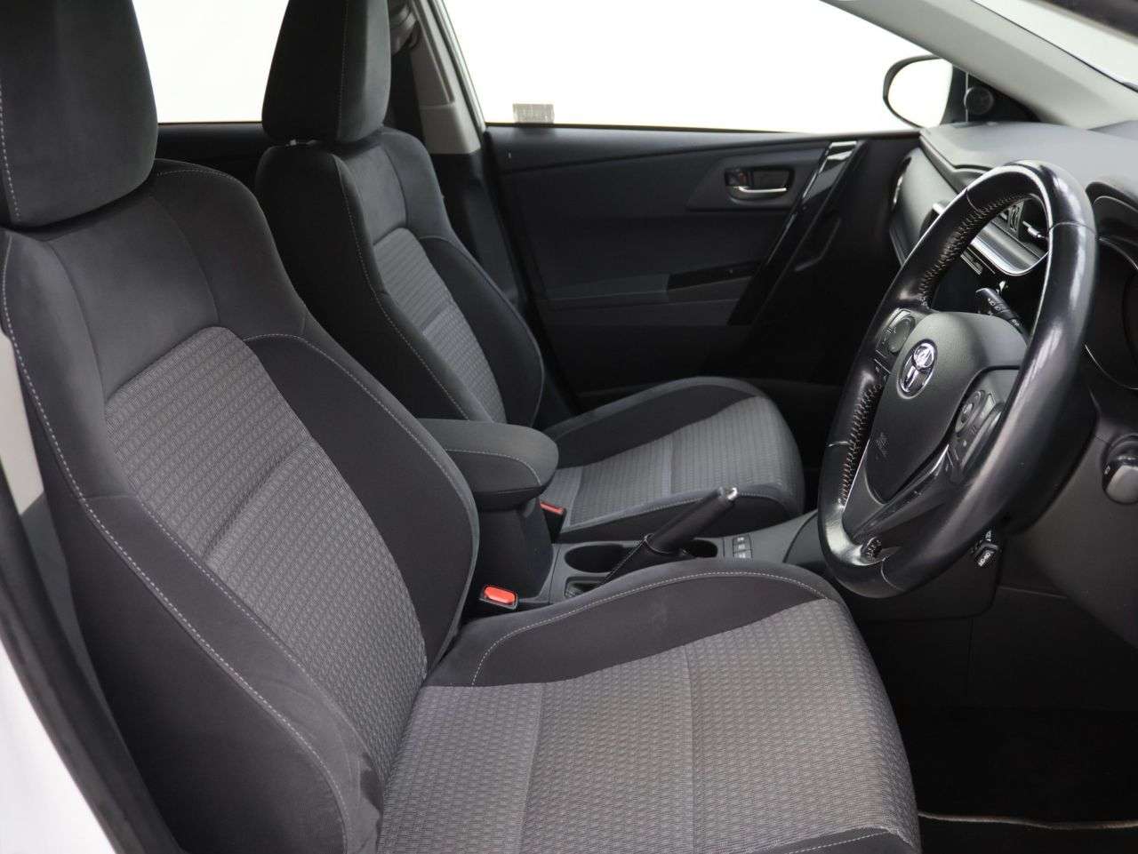 2018 TOYOTA AURIS 2018 TOYOTA AURIS