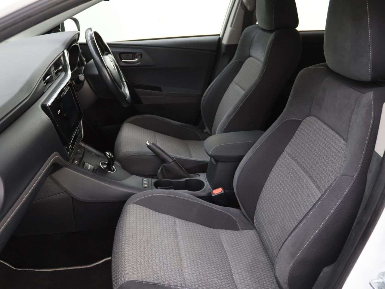 2018 TOYOTA AURIS 2018 TOYOTA AURIS