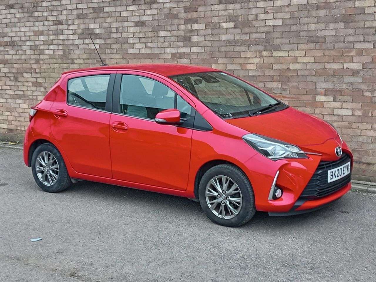 A 2020 TOYOTA YARIS 1.5 VVT-i Icon Hatchback 5dr Petrol Manual Euro 6 (111 ps) A 2020 TOYOTA YARIS 1.5 VVT-i Icon Hatchback 5dr Petrol Manual Euro 6 (111 ps)