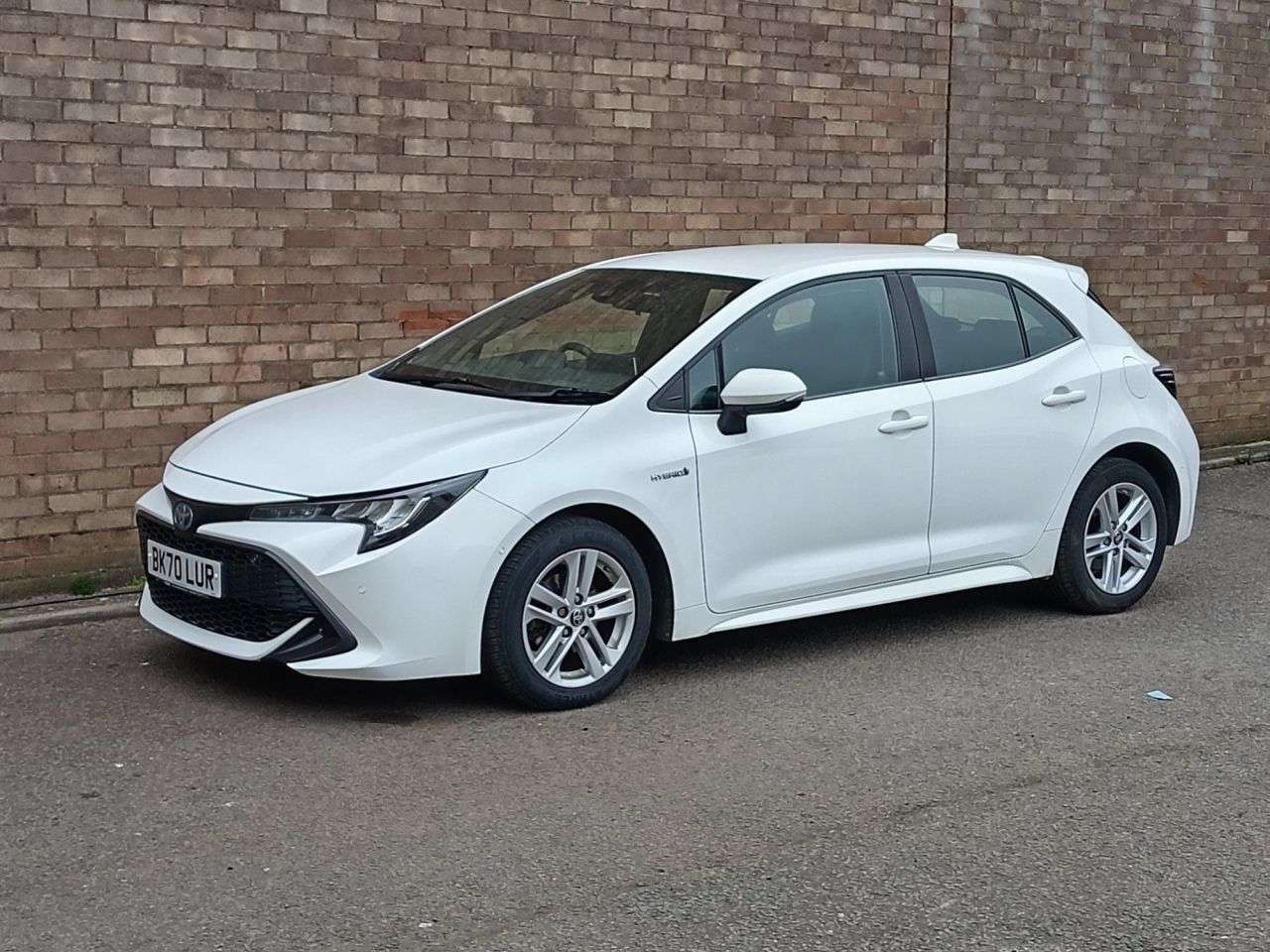 A 2020 TOYOTA COROLLA 1.8 VVT-h Icon Tech Hatchback 5dr Petrol Hybrid CVT Euro 6 (s/s) (122 ps) A 2020 TOYOTA COROLLA 1.8 VVT-h Icon Tech Hatchback 5dr Petrol Hybrid CVT Euro 6 (s/s) (122 ps)