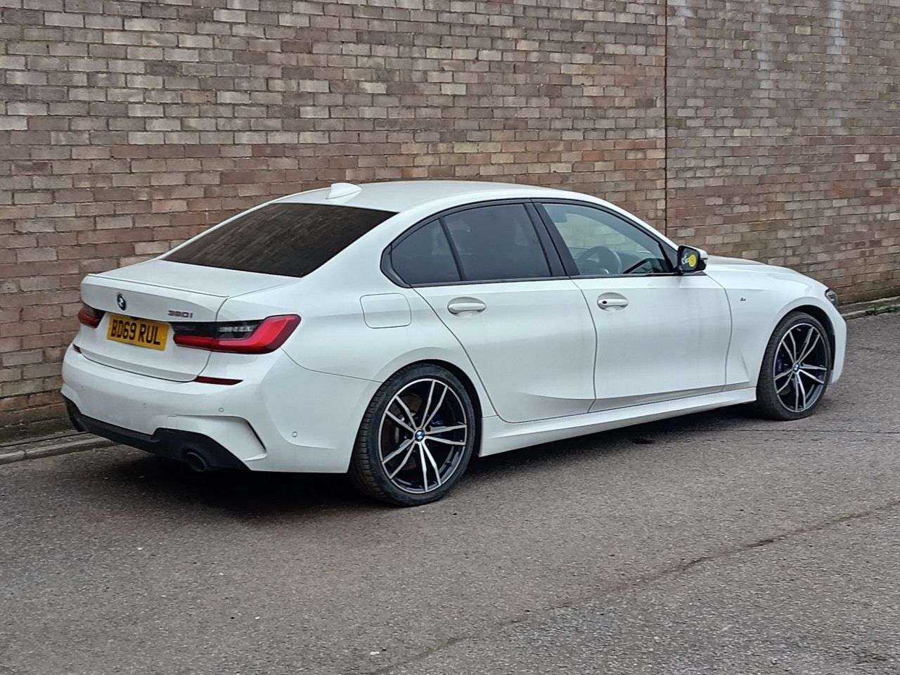 A 2019 BMW 3 SERIES 2.0 320i M Sport Saloon 4dr Petrol Auto Euro 6 (s/s) (184 ps) A 2019 BMW 3 SERIES 2.0 320i M Sport Saloon 4dr Petrol Auto Euro 6 (s/s) (184 ps)