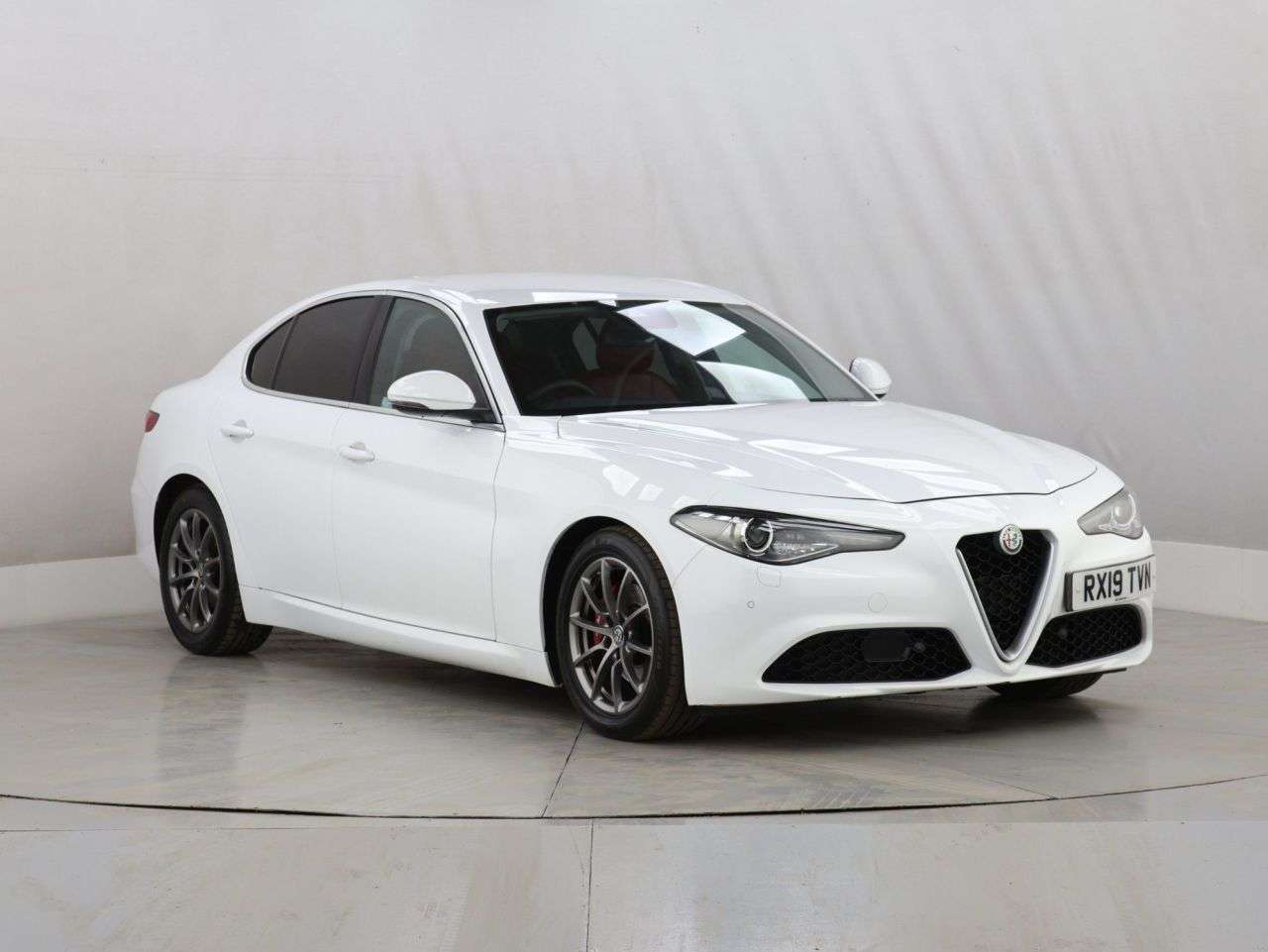 A 2019 ALFA ROMEO GIULIA 2.2 TD Tecnica Saloon 4dr Diesel Auto Euro 6 (s/s) (150 ps) A 2019 ALFA ROMEO GIULIA 2.2 TD Tecnica Saloon 4dr Diesel Auto Euro 6 (s/s) (150 ps)