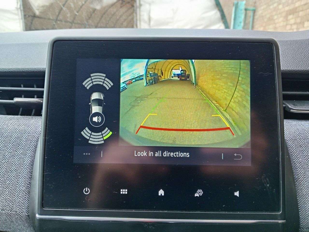 A 2024 RENAULT CLIO 1.0 TCe techno Hatchback 5dr Petrol Manual Euro 6 (s/s) (90 ps) A 2024 RENAULT CLIO 1.0 TCe techno Hatchback 5dr Petrol Manual Euro 6 (s/s) (90 ps)