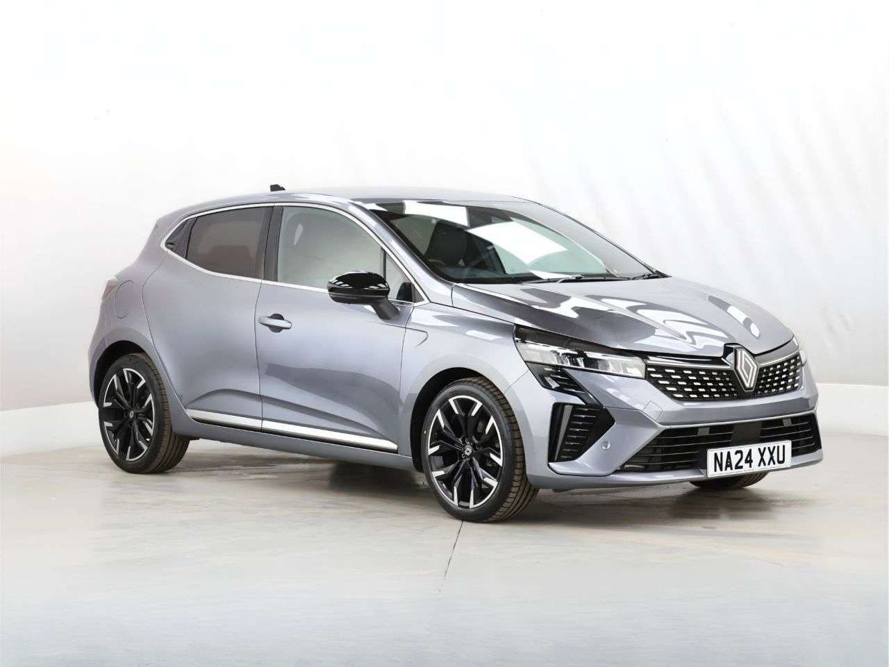 A 2024 RENAULT CLIO 1.0 TCe techno Hatchback 5dr Petrol Manual Euro 6 (s/s) (90 ps) A 2024 RENAULT CLIO 1.0 TCe techno Hatchback 5dr Petrol Manual Euro 6 (s/s) (90 ps)