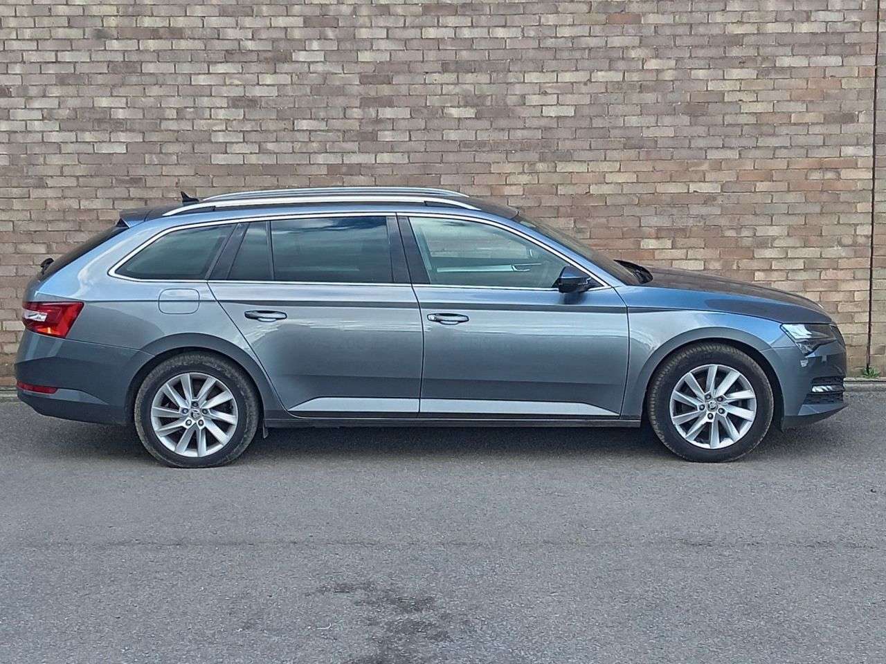 A 2022 SKODA SUPERB 1.5 TSI ACT SE Technology Estate 5dr Petrol DSG Euro 6 (s/s) (150 ps) A 2022 SKODA SUPERB 1.5 TSI ACT SE Technology Estate 5dr Petrol DSG Euro 6 (s/s) (150 ps)