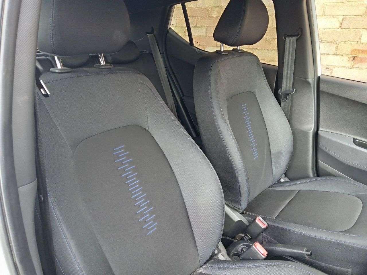 A 2018 HYUNDAI I10 1.0 GO! SE Hatchback 5dr Petrol Manual Euro 6 (67 ps) A 2018 HYUNDAI I10 1.0 GO! SE Hatchback 5dr Petrol Manual Euro 6 (67 ps)