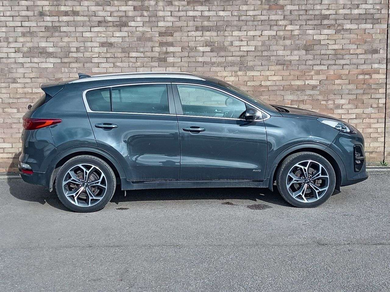 A 2021 KIA SPORTAGE 1.6 CRDi MHEV GT-Line SUV 5dr Diesel Hybrid DCT AWD Euro 6 (s/s) (134 bhp) A 2021 KIA SPORTAGE 1.6 CRDi MHEV GT-Line SUV 5dr Diesel Hybrid DCT AWD Euro 6 (s/s) (134 bhp)