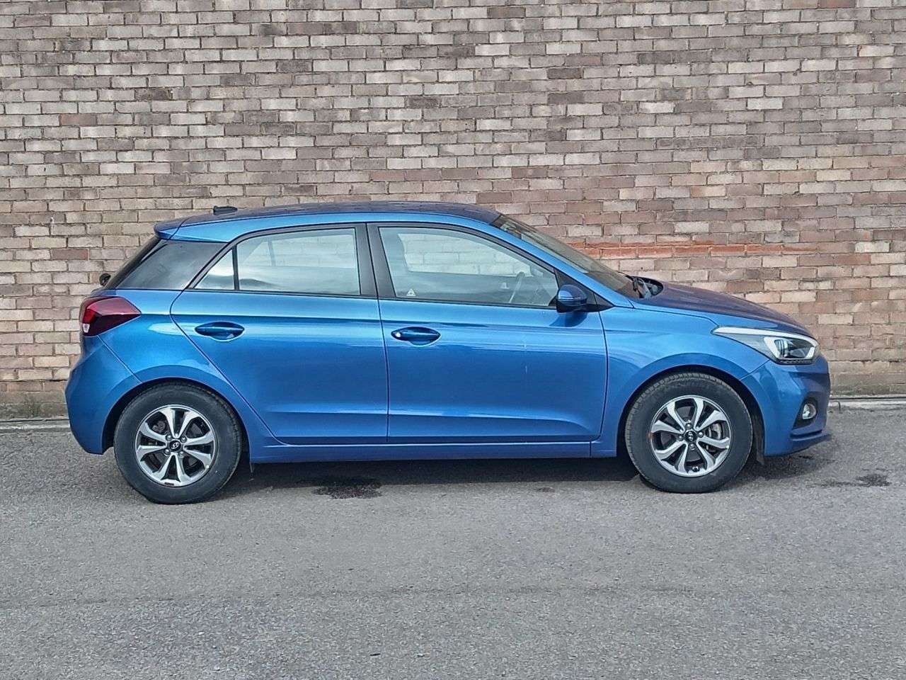 A 2018 HYUNDAI I20 1.0 T-GDi SE Hatchback 5dr Petrol DCT Euro 6 (s/s) (100 ps) A 2018 HYUNDAI I20 1.0 T-GDi SE Hatchback 5dr Petrol DCT Euro 6 (s/s) (100 ps)