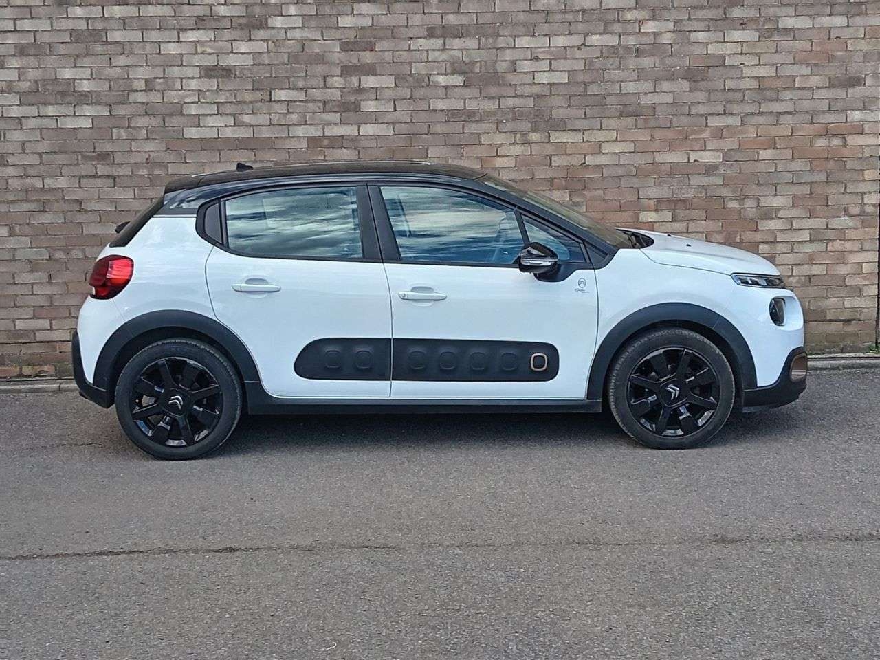 A 2019 CITROEN C3 1.2 PureTech Origins Hatchback 5dr Petrol EAT6 Euro 6 (s/s) (110 ps) A 2019 CITROEN C3 1.2 PureTech Origins Hatchback 5dr Petrol EAT6 Euro 6 (s/s) (110 ps)