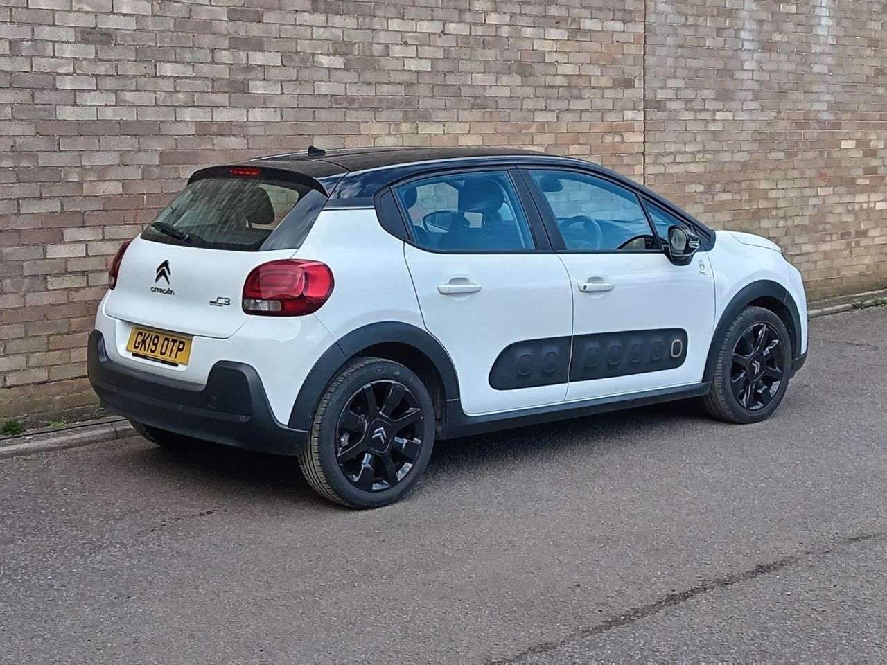 A 2019 CITROEN C3 1.2 PureTech Origins Hatchback 5dr Petrol EAT6 Euro 6 (s/s) (110 ps) A 2019 CITROEN C3 1.2 PureTech Origins Hatchback 5dr Petrol EAT6 Euro 6 (s/s) (110 ps)