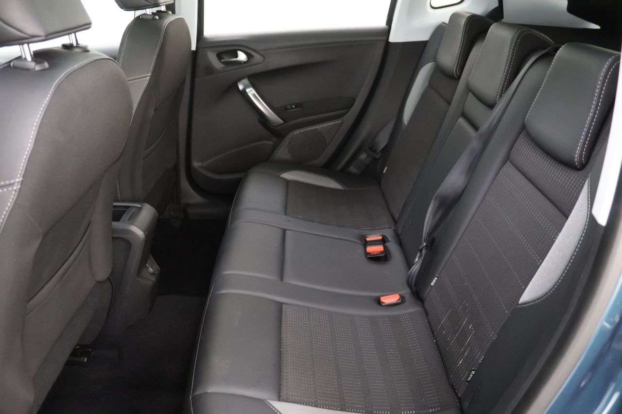 2019 PEUGEOT 2008 2019 PEUGEOT 2008