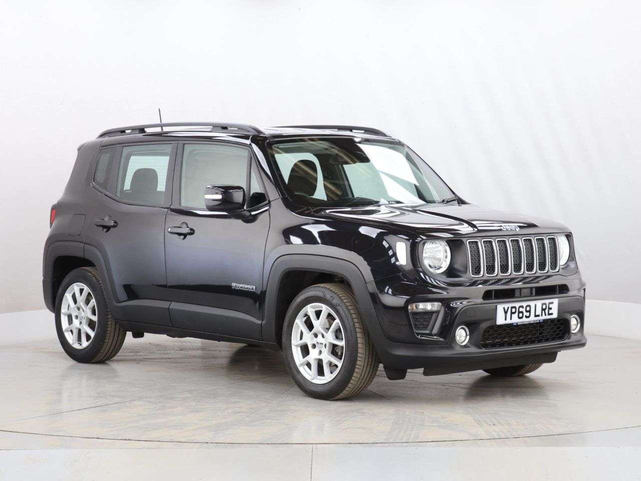 A 2019 JEEP RENEGADE 1.0 GSE T3 Longitude SUV 5dr Petrol Manual Euro 6 (s/s) (120 ps) A 2019 JEEP RENEGADE 1.0 GSE T3 Longitude SUV 5dr Petrol Manual Euro 6 (s/s) (120 ps)