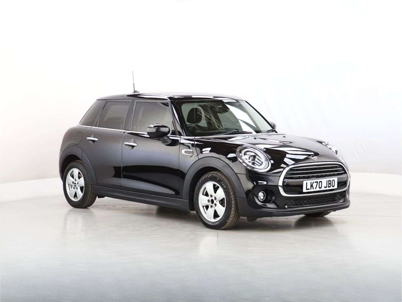 A 2020 MINI HATCH 1.5 Cooper Classic Hatchback 5dr Petrol Steptronic Euro 6 (s/s) (136 ps) A 2020 MINI HATCH 1.5 Cooper Classic Hatchback 5dr Petrol Steptronic Euro 6 (s/s) (136 ps)