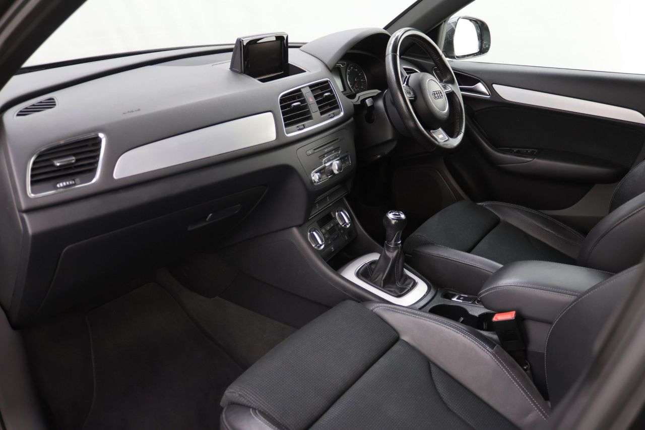 2013 AUDI Q3 2013 AUDI Q3