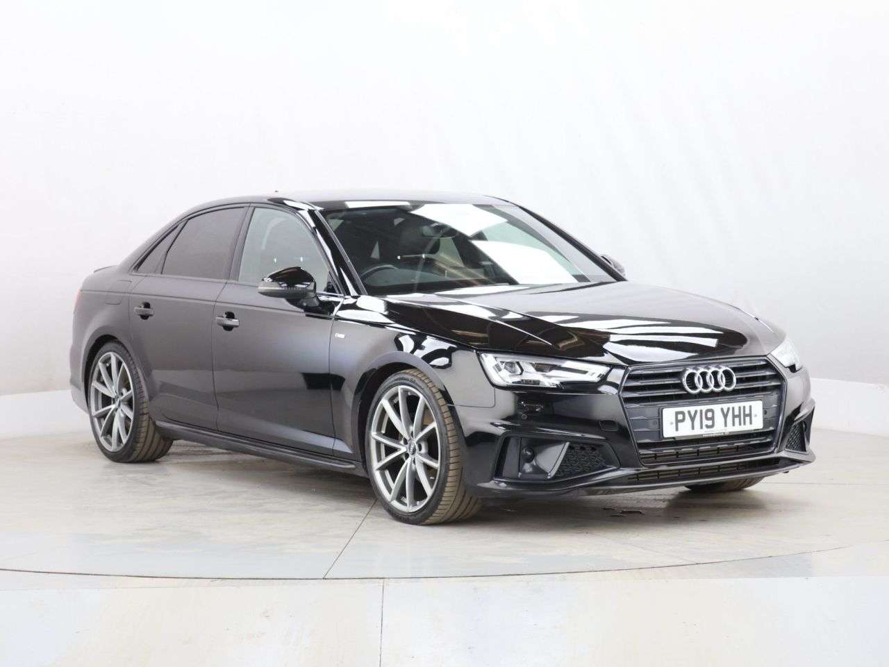 A 2019 AUDI A4 2.0 TFSI 40 Black Edition Saloon 4dr Petrol S Tronic Euro 6 (s/s) (190 ps) A 2019 AUDI A4 2.0 TFSI 40 Black Edition Saloon 4dr Petrol S Tronic Euro 6 (s/s) (190 ps)