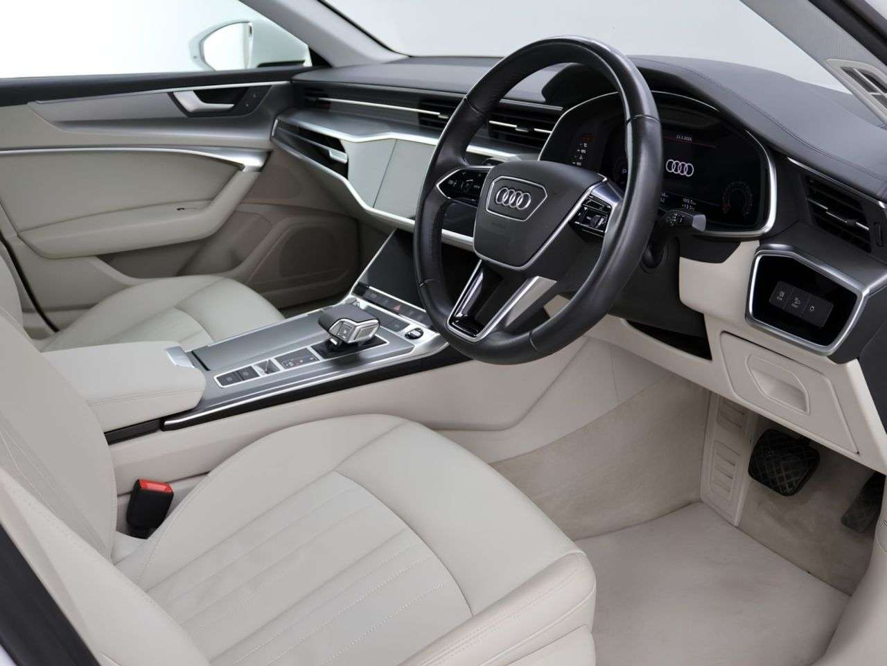 A 2022 AUDI A6 SALOON 2.0 TDI 40 Sport Saloon 4dr Diesel S Tronic Euro 6 (s/s) (204 ps) A 2022 AUDI A6 SALOON 2.0 TDI 40 Sport Saloon 4dr Diesel S Tronic Euro 6 (s/s) (204 ps)