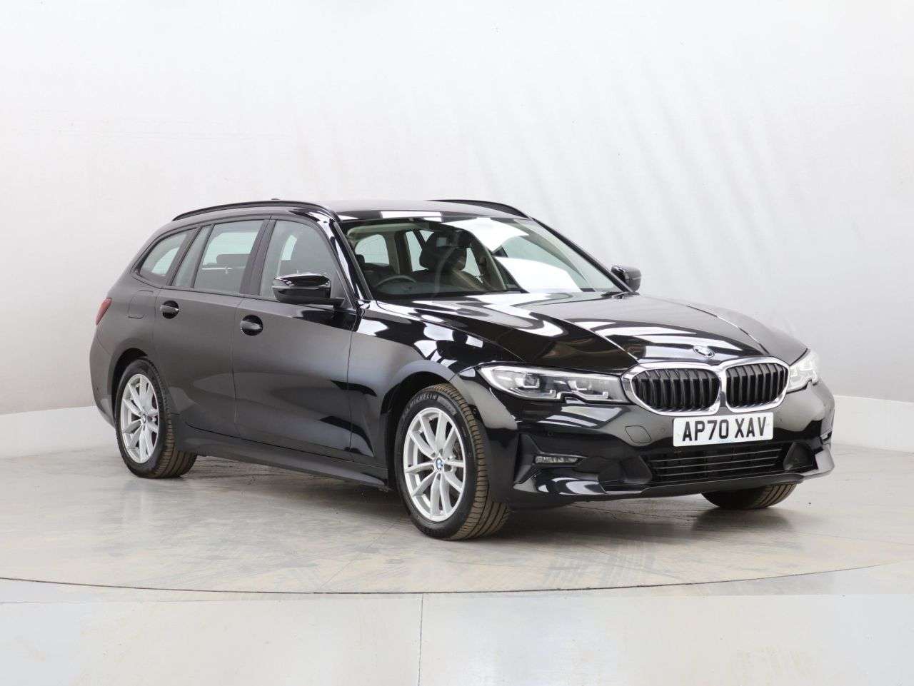 A 2020 BMW 3 SERIES 2.0 318d MHT SE Touring 5dr Diesel Hybrid Auto Euro 6 (s/s) (150 ps) A 2020 BMW 3 SERIES 2.0 318d MHT SE Touring 5dr Diesel Hybrid Auto Euro 6 (s/s) (150 ps)