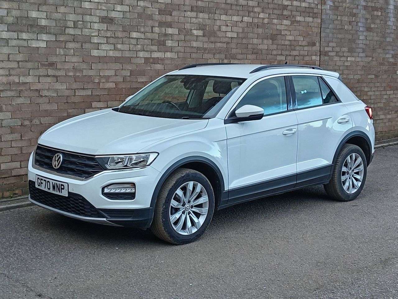 A 2020 VOLKSWAGEN T-ROC 1.0 TSI SE SUV 5dr Petrol Manual Euro 6 (s/s) (110 ps) A 2020 VOLKSWAGEN T-ROC 1.0 TSI SE SUV 5dr Petrol Manual Euro 6 (s/s) (110 ps)
