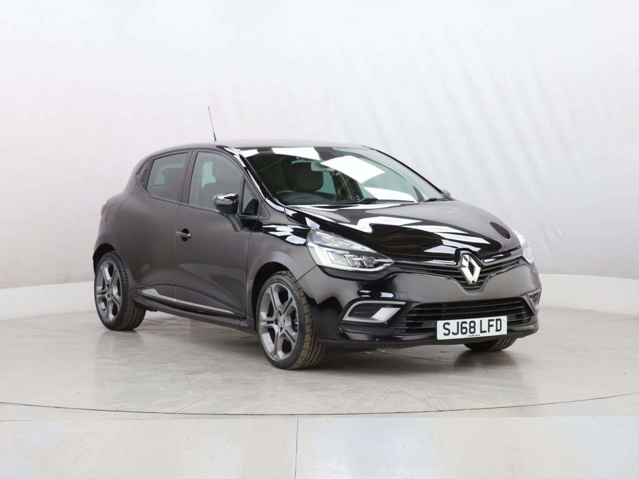A 2018 RENAULT CLIO 0.9 TCe GT Line Hatchback 5dr Petrol Manual Euro 6 (s/s) (90 ps) A 2018 RENAULT CLIO 0.9 TCe GT Line Hatchback 5dr Petrol Manual Euro 6 (s/s) (90 ps)