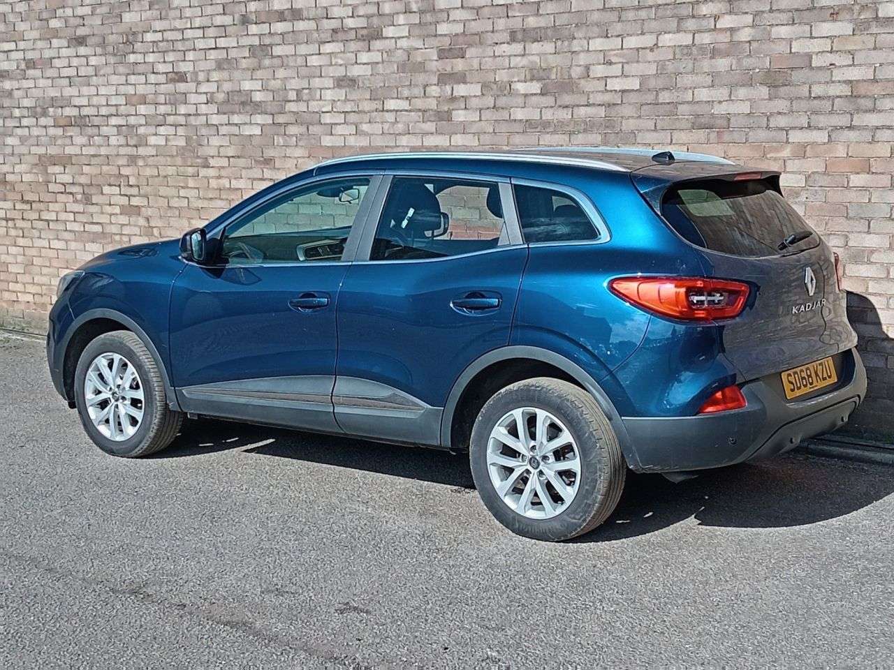 A 2018 RENAULT KADJAR 1.3 TCe Dynamique Nav SUV 5dr Petrol Manual Euro 6 (s/s) (140 ps) A 2018 RENAULT KADJAR 1.3 TCe Dynamique Nav SUV 5dr Petrol Manual Euro 6 (s/s) (140 ps)