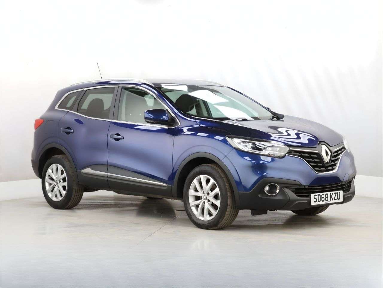 A 2018 RENAULT KADJAR 1.3 TCe Dynamique Nav SUV 5dr Petrol Manual Euro 6 (s/s) (140 ps) A 2018 RENAULT KADJAR 1.3 TCe Dynamique Nav SUV 5dr Petrol Manual Euro 6 (s/s) (140 ps)