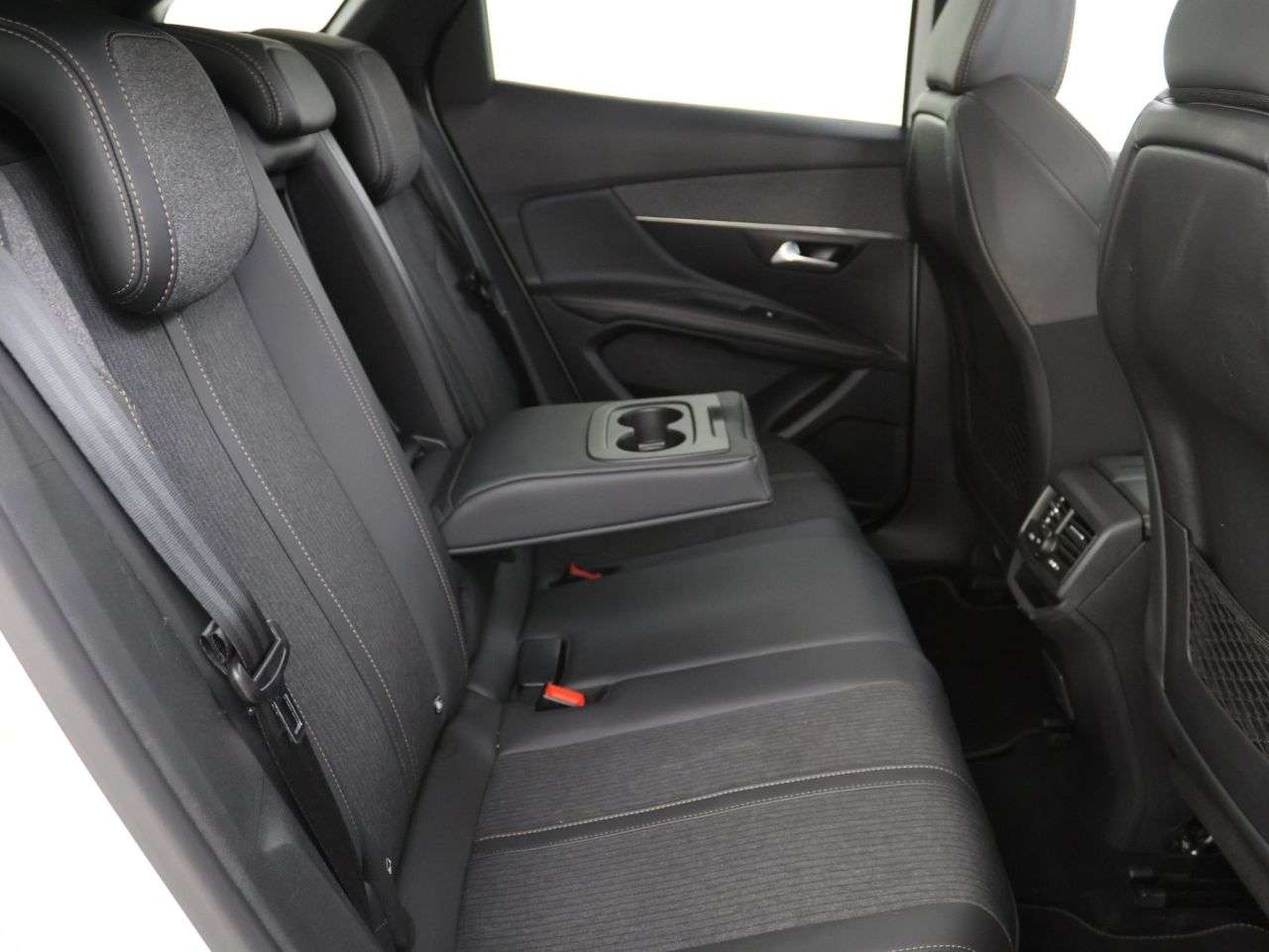 2020 PEUGEOT 3008 2020 PEUGEOT 3008