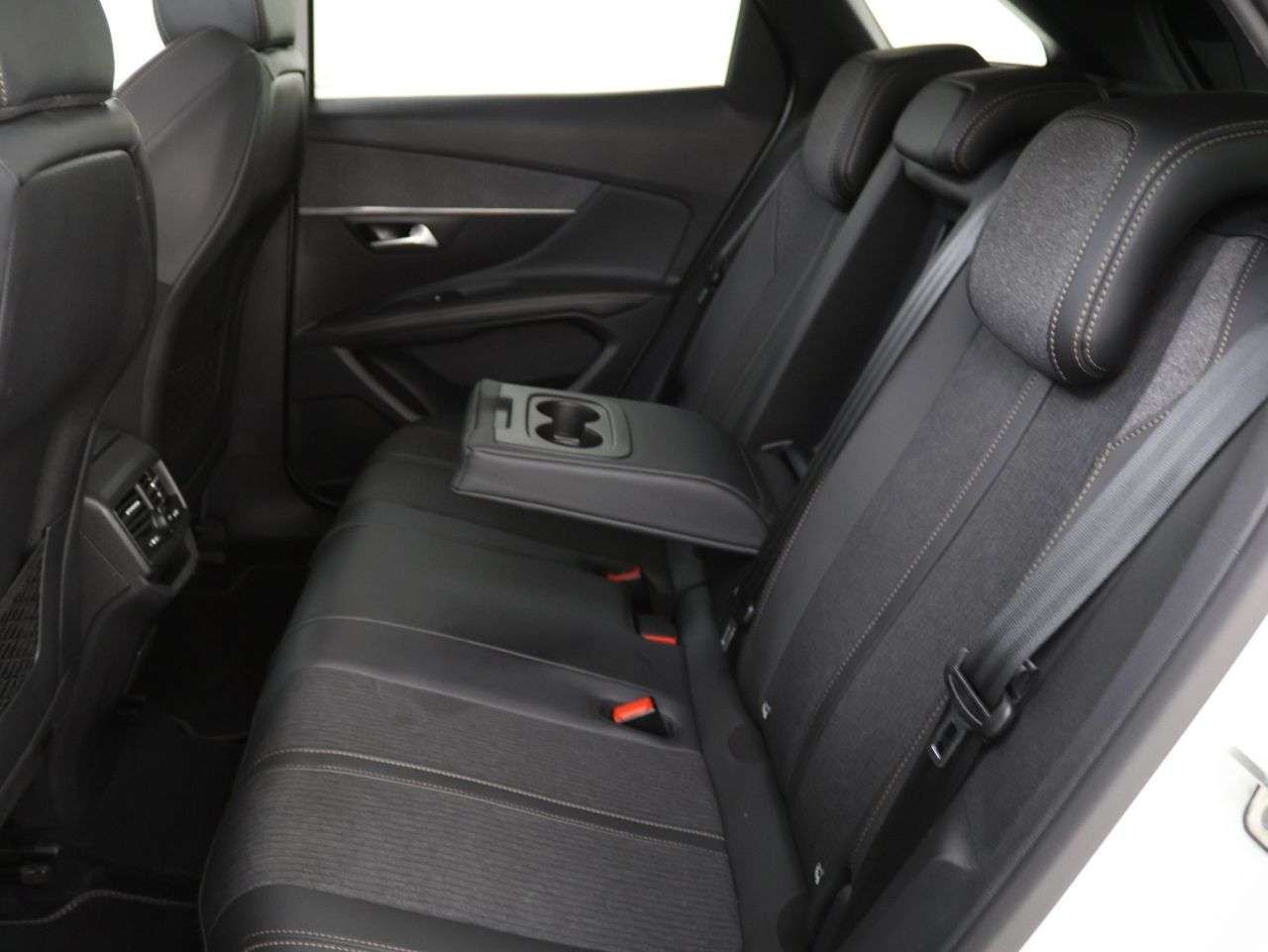 2020 PEUGEOT 3008 2020 PEUGEOT 3008