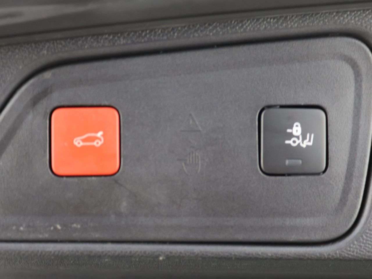 2020 PEUGEOT 3008 2020 PEUGEOT 3008