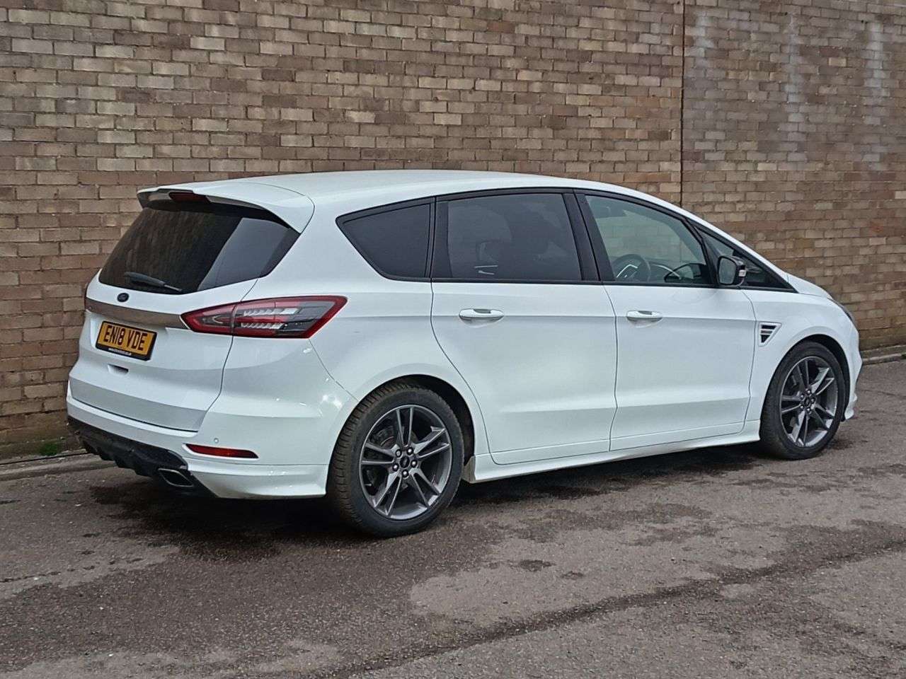 A 2018 FORD S-MAX 2.0 TDCi ST-Line MPV 5dr Diesel Powershift Euro 6 (s/s) (180 ps) A 2018 FORD S-MAX 2.0 TDCi ST-Line MPV 5dr Diesel Powershift Euro 6 (s/s) (180 ps)