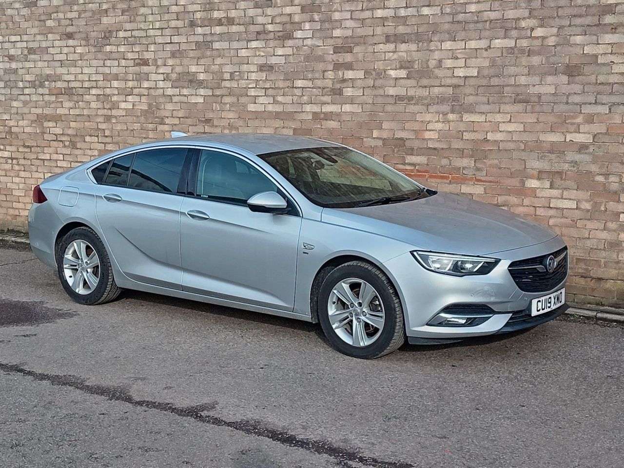 A 2019 VAUXHALL INSIGNIA 1.5i Turbo GPF SRi Nav Grand Sport 5dr Petrol Manual Euro 6 (s/s) (165 ps) A 2019 VAUXHALL INSIGNIA 1.5i Turbo GPF SRi Nav Grand Sport 5dr Petrol Manual Euro 6 (s/s) (165 ps)