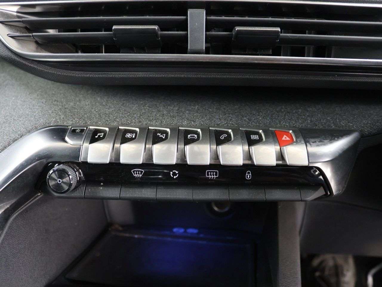2019 PEUGEOT 3008 2019 PEUGEOT 3008