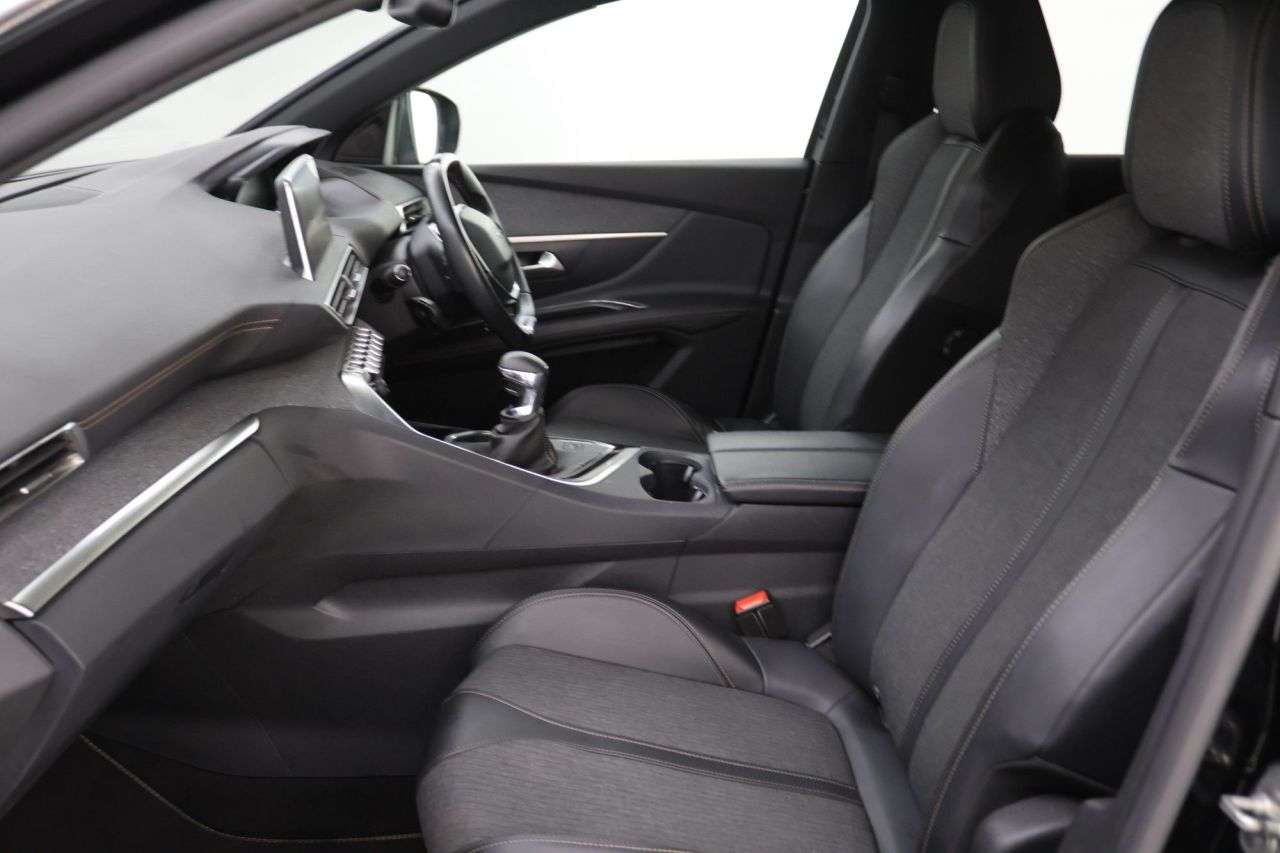2019 PEUGEOT 3008 2019 PEUGEOT 3008