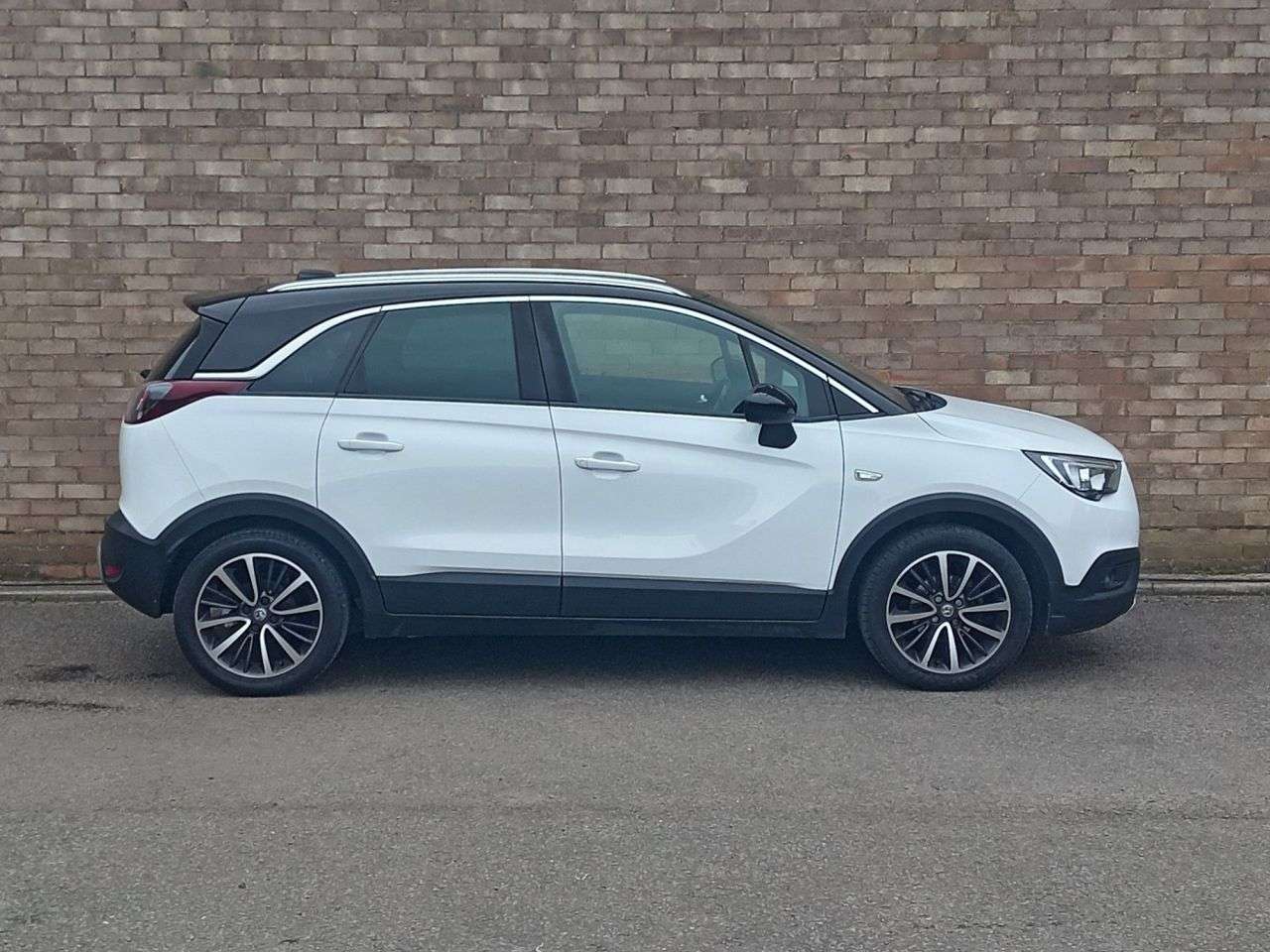 A 2019 VAUXHALL CROSSLAND X 1.2 Elite SUV 5dr Petrol Manual Euro 6 (83 ps) A 2019 VAUXHALL CROSSLAND X 1.2 Elite SUV 5dr Petrol Manual Euro 6 (83 ps)