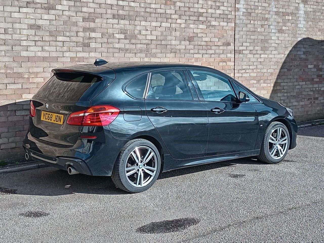 A 2019 BMW 2 SERIES ACTIVE TOURER 2.0 220i GPF M Sport MPV 5dr Petrol DCT Euro 6 (s/s) (192 ps) A 2019 BMW 2 SERIES ACTIVE TOURER 2.0 220i GPF M Sport MPV 5dr Petrol DCT Euro 6 (s/s) (192 ps)