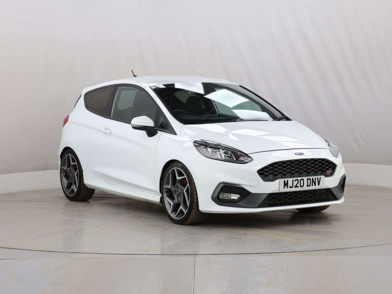 A 2020 FORD FIESTA 1.5T EcoBoost ST-2 Hatchback 3dr Petrol Manual Euro 6 (s/s) (200 ps) A 2020 FORD FIESTA 1.5T EcoBoost ST-2 Hatchback 3dr Petrol Manual Euro 6 (s/s) (200 ps)