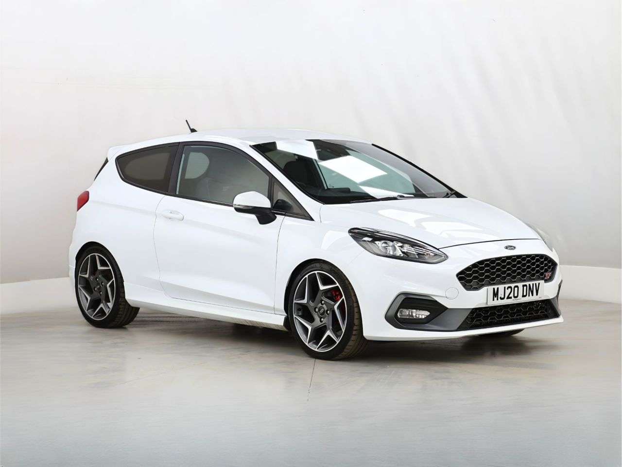 A 2020 FORD FIESTA 1.5T EcoBoost ST-2 Hatchback 3dr Petrol Manual Euro 6 (s/s) (200 ps) A 2020 FORD FIESTA 1.5T EcoBoost ST-2 Hatchback 3dr Petrol Manual Euro 6 (s/s) (200 ps)