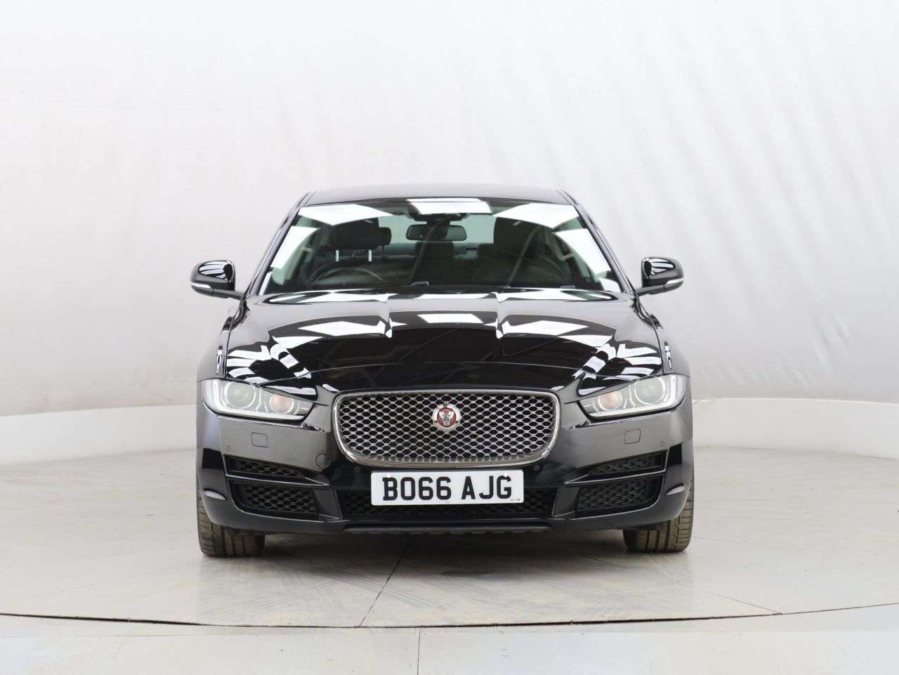 A 2018 JAGUAR XE 2.0i Portfolio Saloon 4dr Petrol Auto Euro 6 (s/s) (200 ps) A 2018 JAGUAR XE 2.0i Portfolio Saloon 4dr Petrol Auto Euro 6 (s/s) (200 ps)